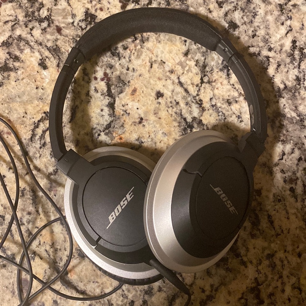 BOSE WIRED HEADSET EARPHONES